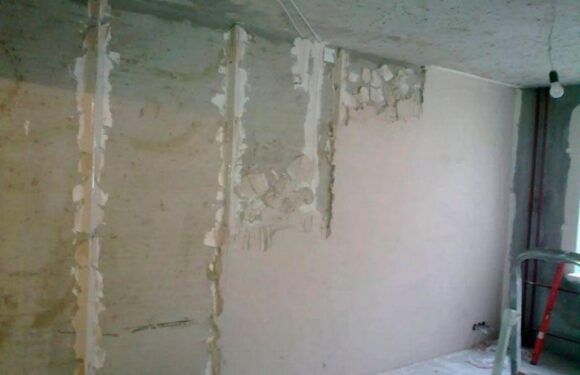 Выравниваем стены шпаклевкой